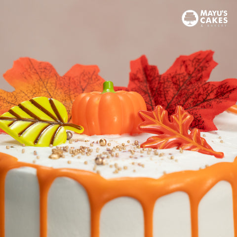Thanksgiving Leaves Decoration Cake